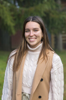 Kathleen Bissaillon : Rainbow Room Kindergarten Assistant